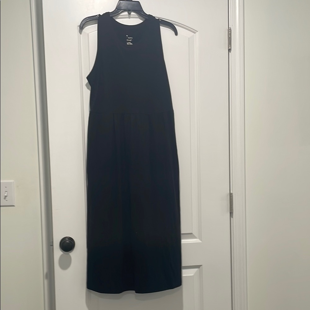 Elegant Black Sleeveless Dress